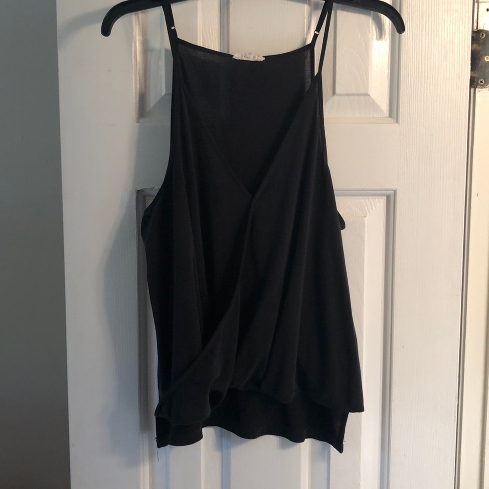Black v-neck tank